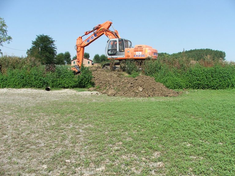 agosto 2008 scavo e sistemazione del terreno